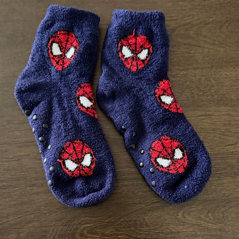 Spider Man Boys Cozy Socks Size Medium/Large Grip Socks Navy Blue